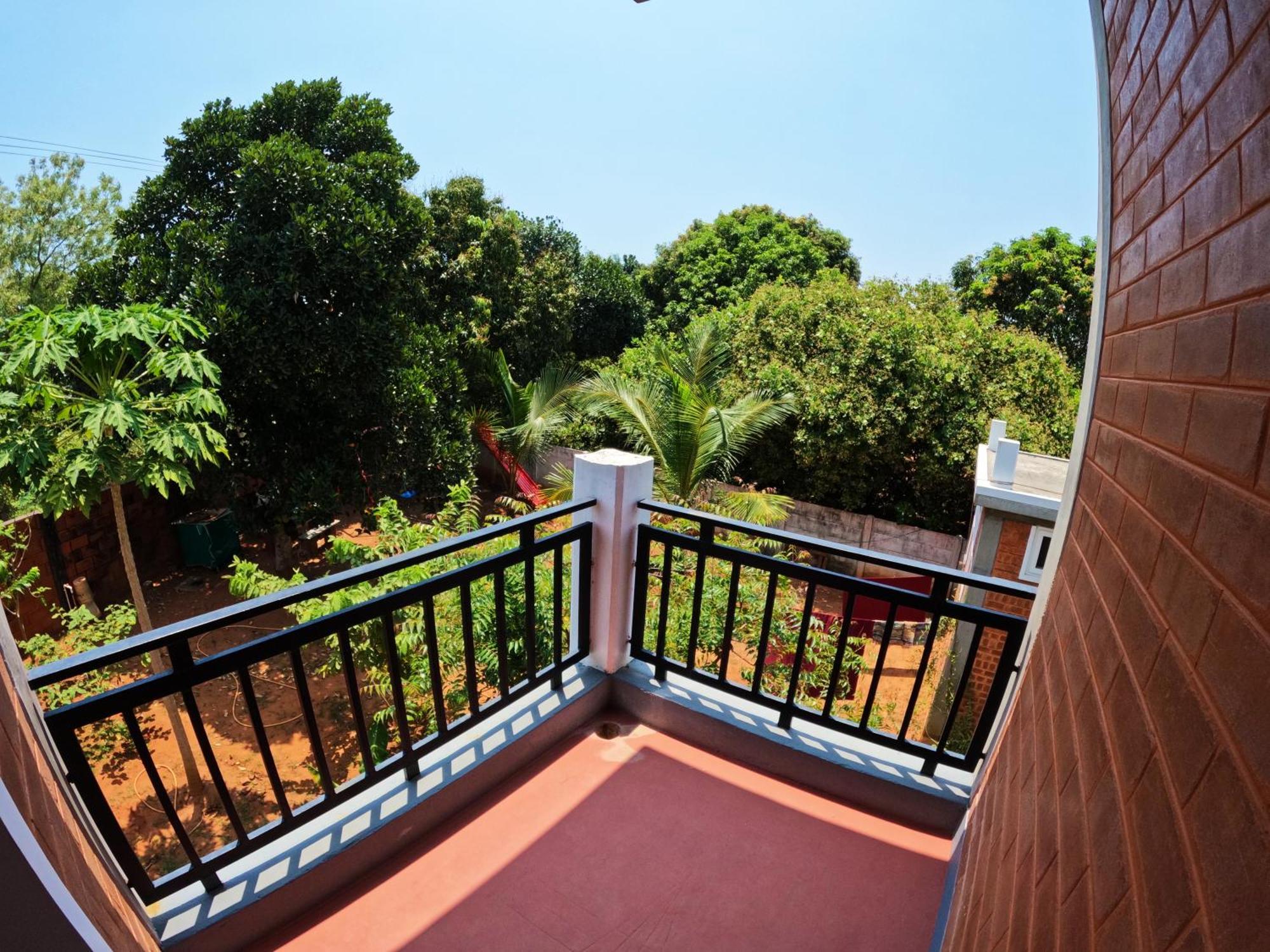 Wow Farm House Auroville Exteriör bild