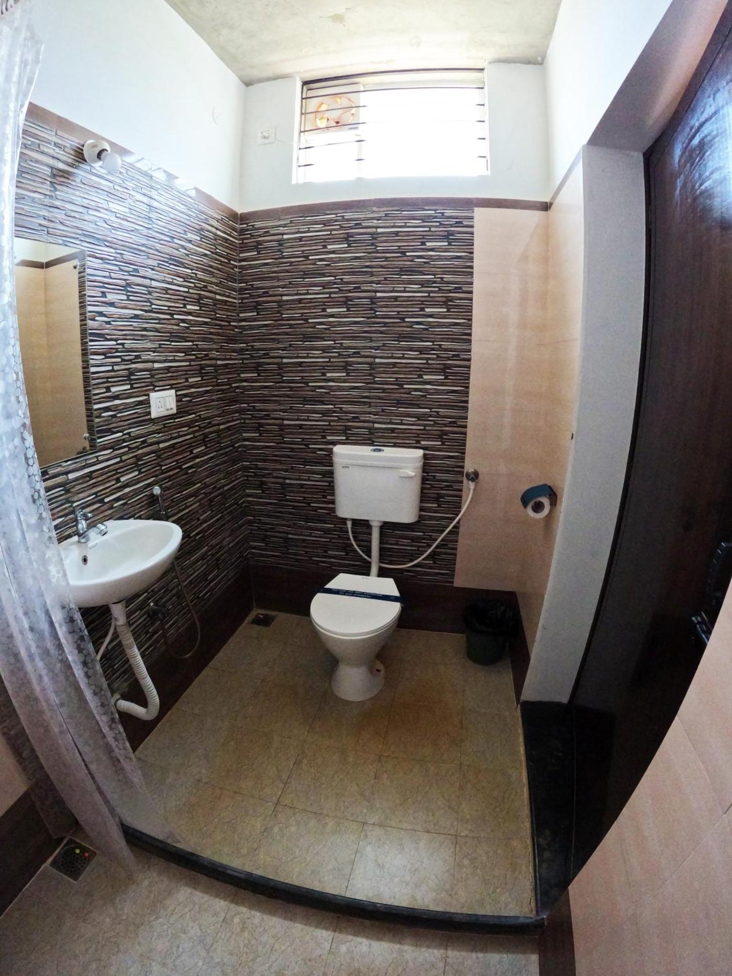 Wow Farm House Auroville Rum bild